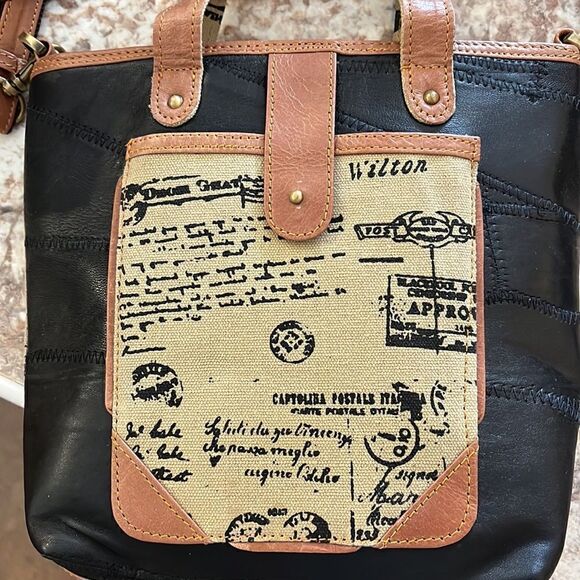 Vaan Script Bucket Bag Xbody NWT - Picture 1 of 9